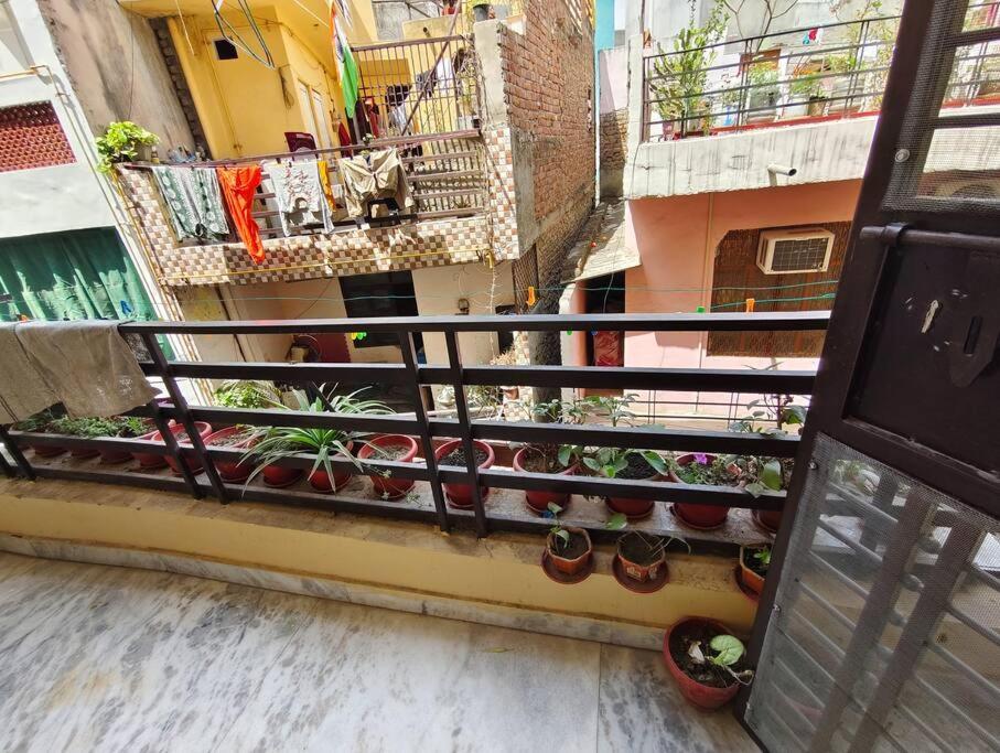 Peaceful Stay 1 Bhk Appartment New Delhi Exterior photo
