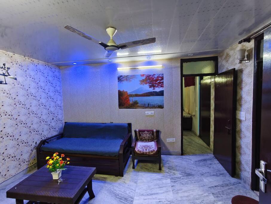 Peaceful Stay 1 Bhk Appartment New Delhi Exterior photo