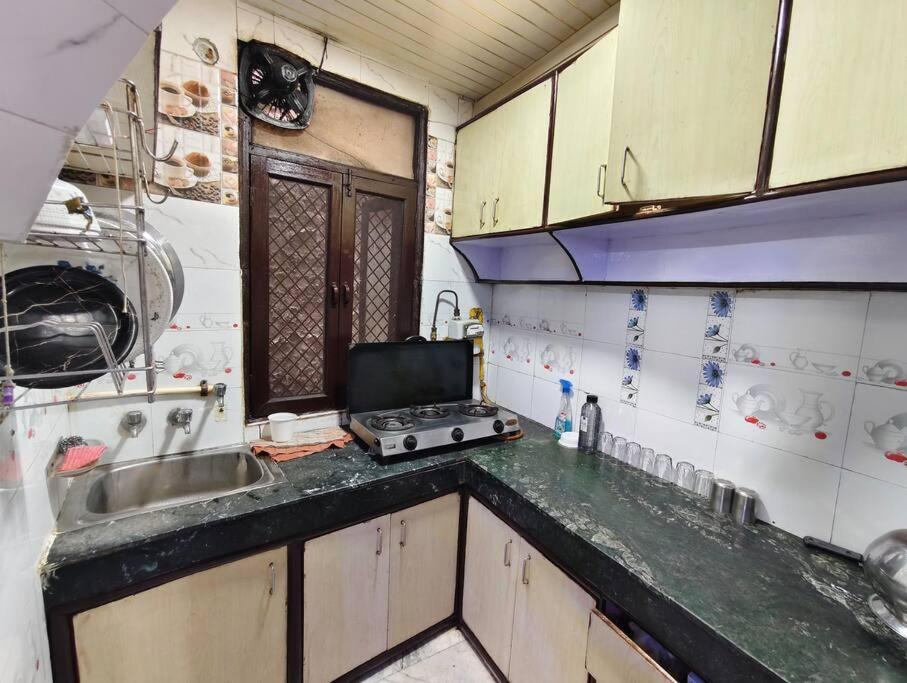Peaceful Stay 1 Bhk Appartment New Delhi Exterior photo