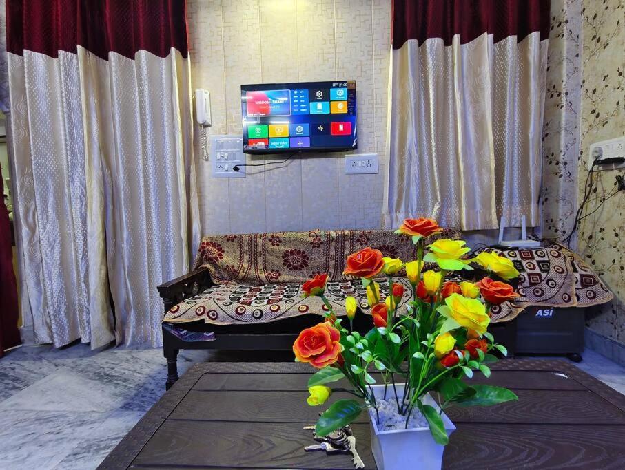Peaceful Stay 1 Bhk Appartment New Delhi Exterior photo